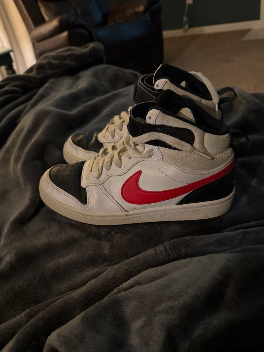 Nike Kids High-Top Sneakers in White, Black & Red